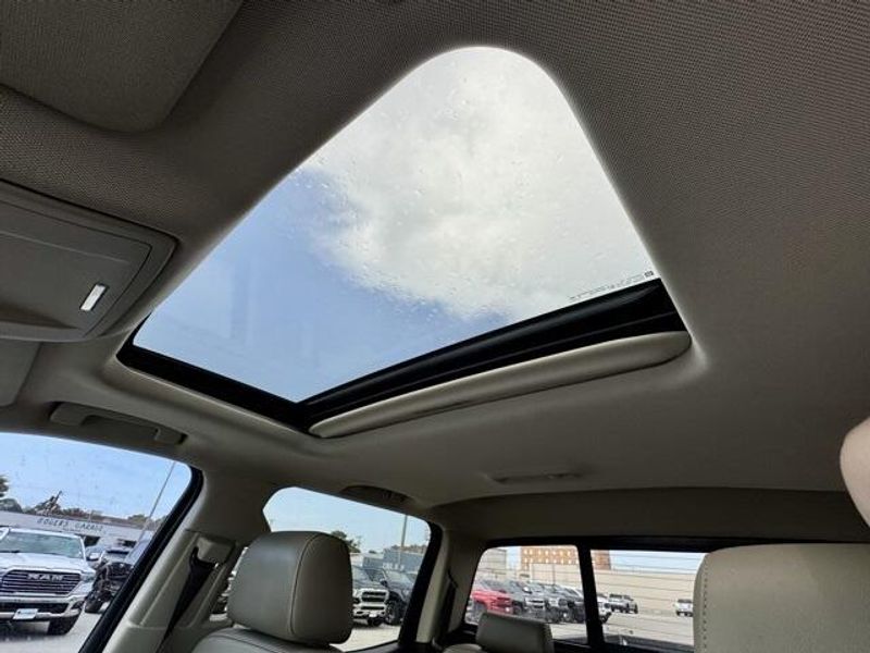 Used 2018 GMC Sierra 1500 SLTImage 18