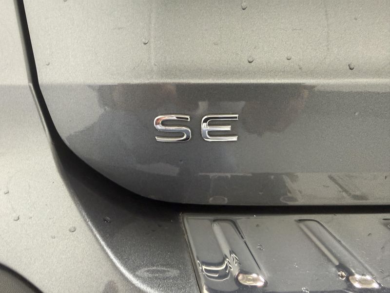 Used 2023 Volkswagen Taos SE w/SunroofImage 4