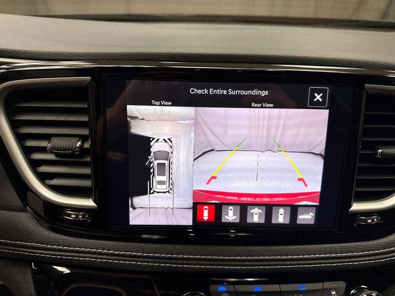 New 2026 Chrysler Pacifica SelectImage 12