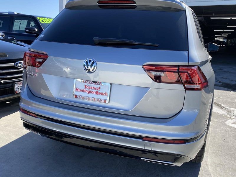 2021 Volkswagen Tiguan 2.0T SE R-Line BlackImage 5