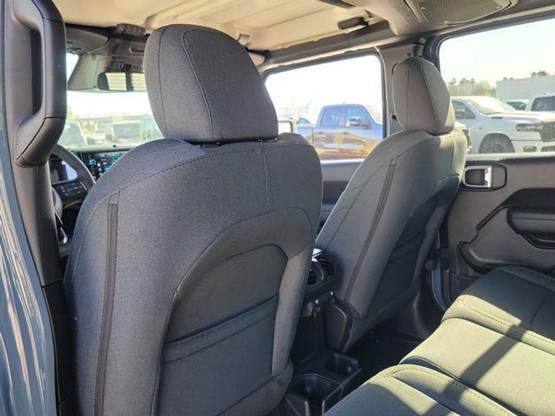 New 2026 Jeep Gladiator Sport S 4x4
