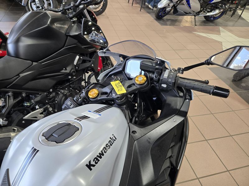 Used 2025 Kawasaki Ninja ZX4RR ABS Image 5