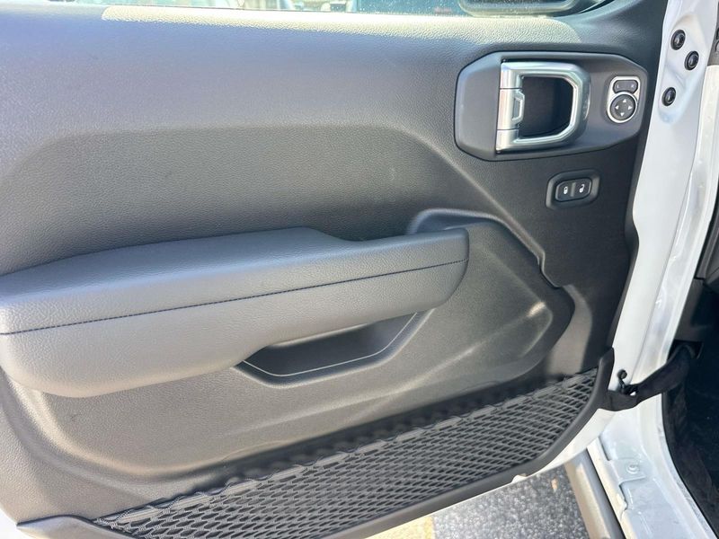 New 2026 Jeep Wrangler 4-door Rubicon