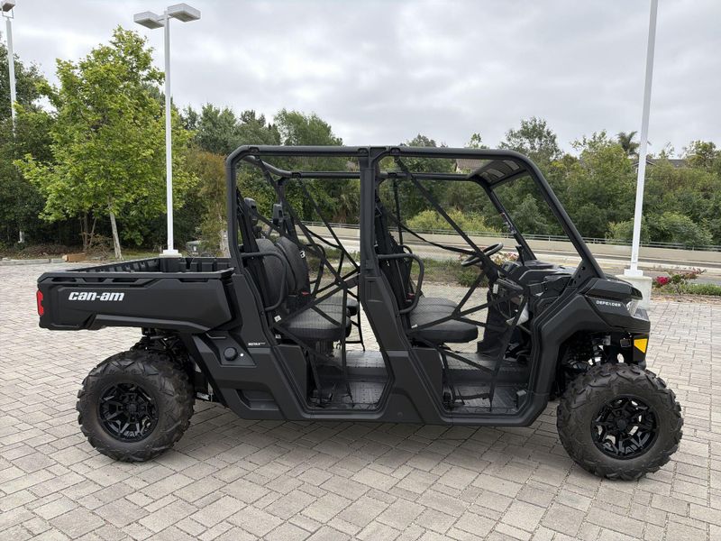 New 2026 Can-Am DEFENDER MAX DPS HD9 Image 18