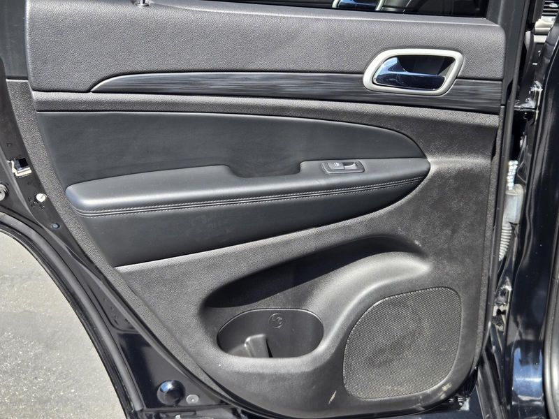 Used 2021 Jeep Grand Cherokee Laredo X 4x4