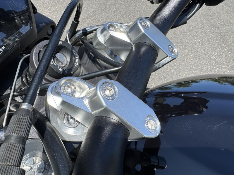 2019 Triumph Street Triple R LRH - JET BLACK 