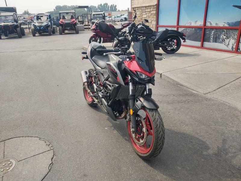 Used 2025 Kawasaki Z500 SE ABS 