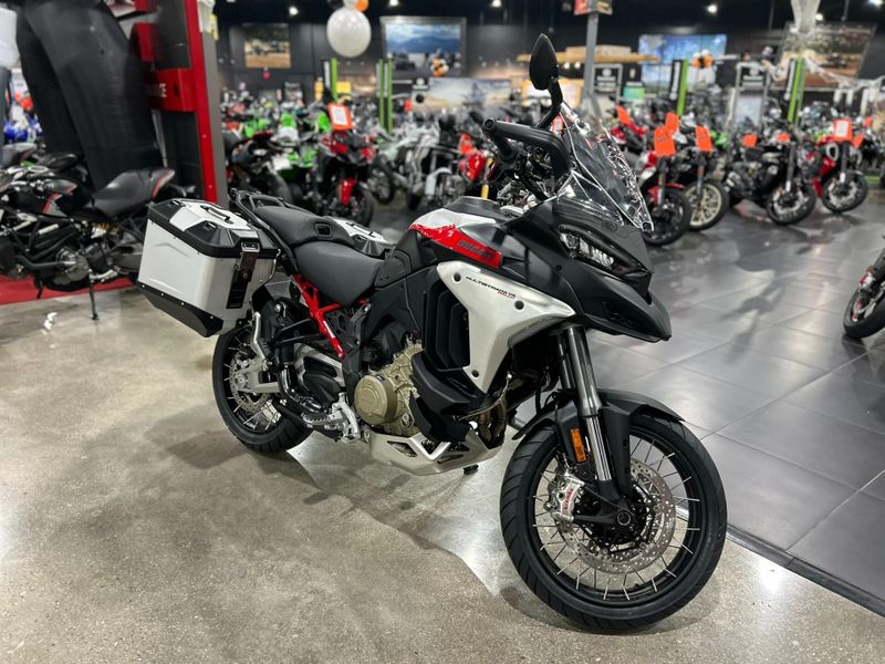 New 2025 Ducati MULTISTRADA V4 RALLY TRAVEL & RADAR SPOKED WHEELS Image 13