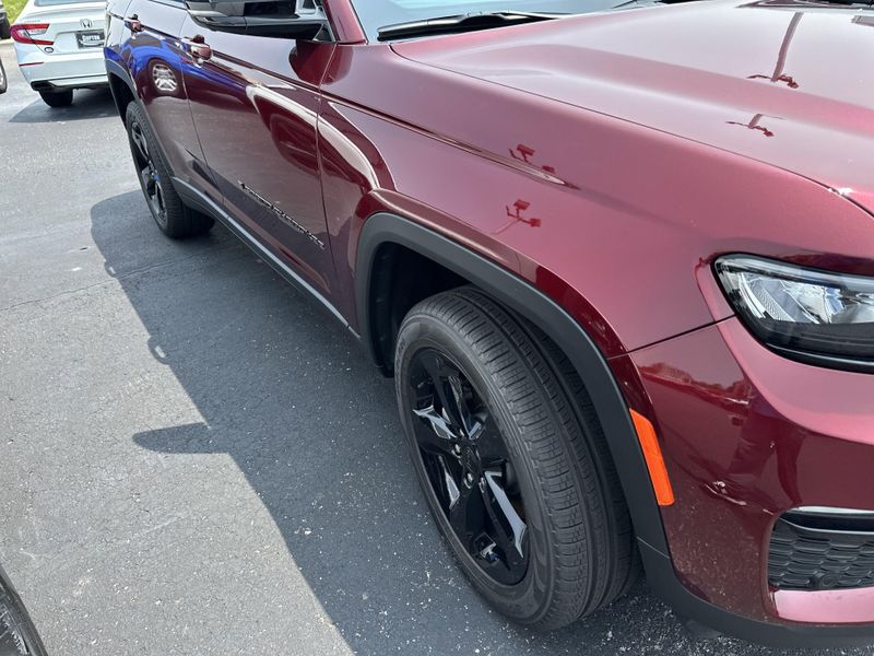 New 2025 Jeep Grand Cherokee Limited 4x4Image 4