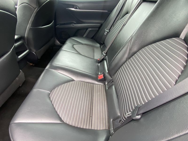 2018 Toyota Camry SEImage 15