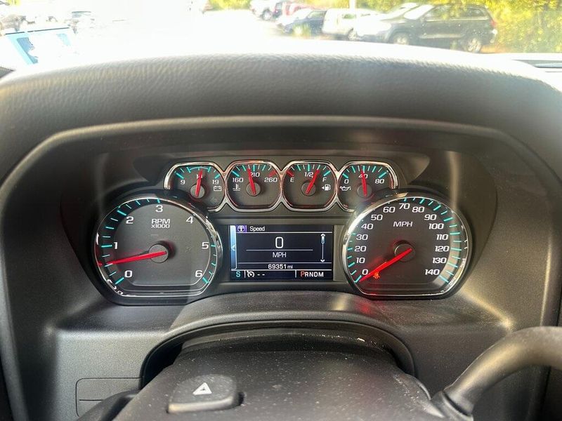 2016 Chevrolet Silverado 1500 LT photo 19