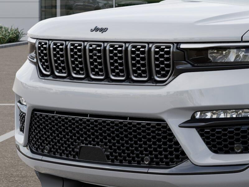 New 2025 Jeep Grand Cherokee Summit Reserve 4x4Image 7