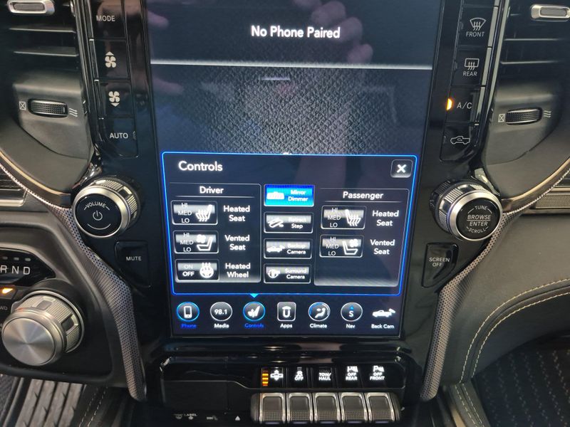 2019 RAM 1500 LimitedImage 32