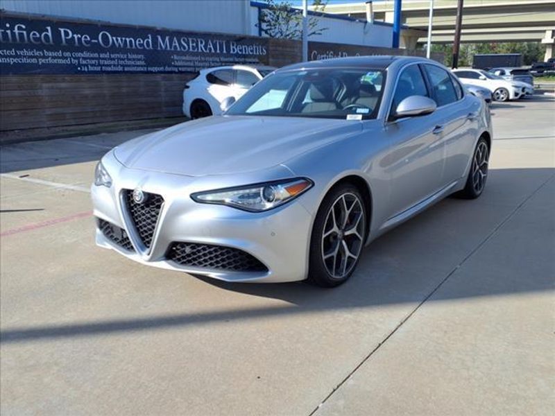 2021 Alfa Romeo Giulia TiImage 5