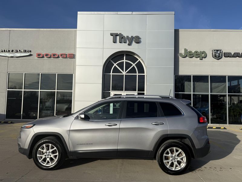 Used 2018 Jeep Cherokee Latitude PlusImage 40