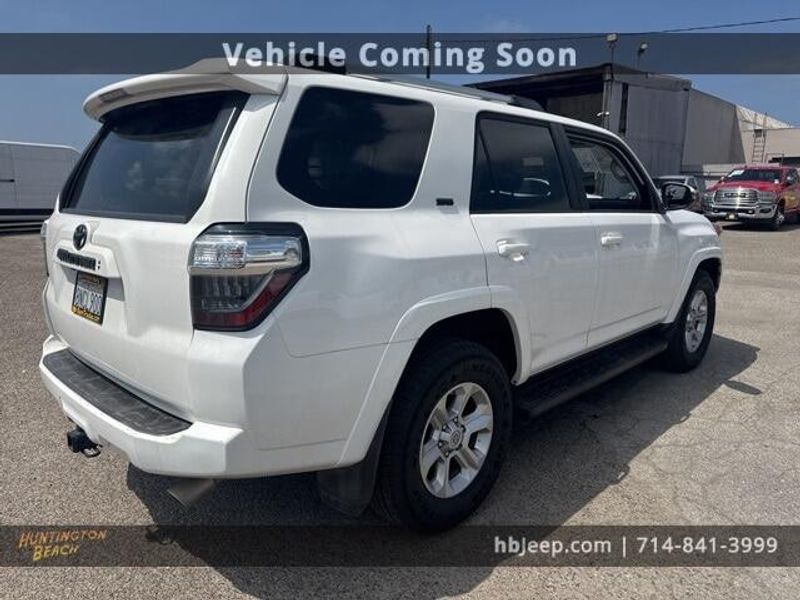 2020 Toyota 4Runner SR5 PremiumImage 5