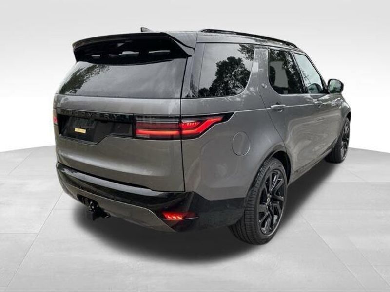 Used 2025 Land Rover Discovery Dynamic SE