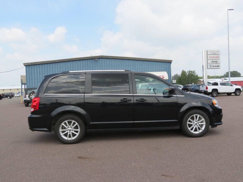 Used 2018 Dodge Grand Caravan SXT 4dr Mini VanImage 1