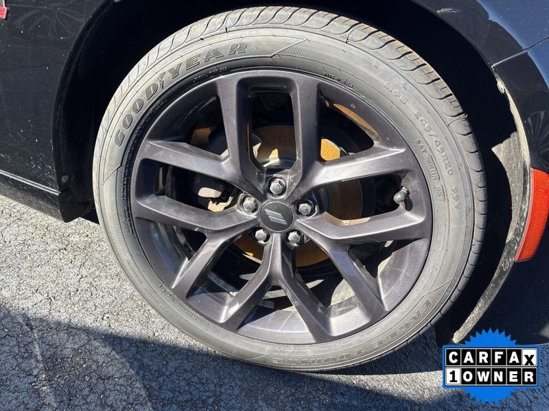 Used 2020 Dodge Charger SXTImage 4