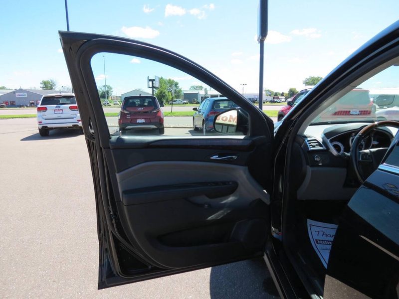 Used 2011 Cadillac SRX Premium Collection AWD 4dr SUVImage 9