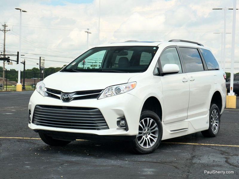 Used 2020 Toyota Sienna XLEImage 45