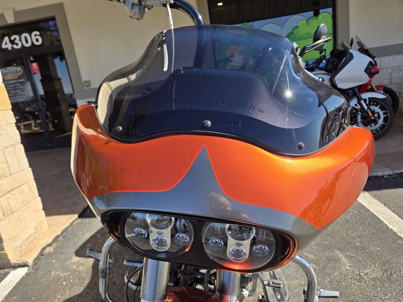 USED 2013 HARLEY ROAD GLIDE CVO  CUSTOM Image 19