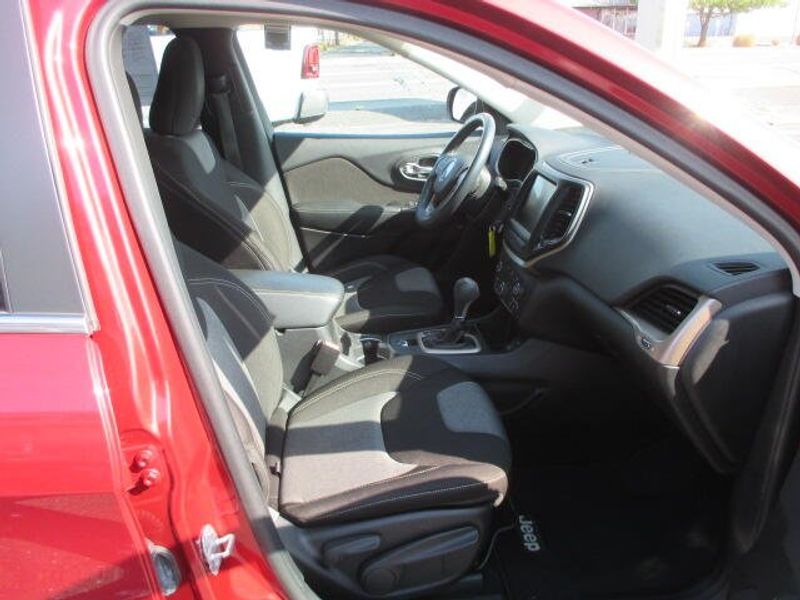 Used 2014 Jeep Cherokee LatitudeImage 24