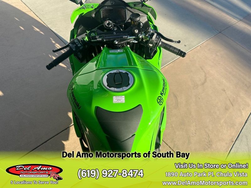 2024 Kawasaki ZX1002TRFNL-GN1  in a LIME GREEN/EBONY exterior color. Del Amo Motorsports of South Bay (619) 547-1937 delamomotorsports.com 