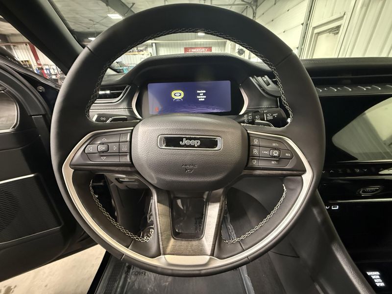 New 2026 Jeep Grand Cherokee Limited 4x4Image 26