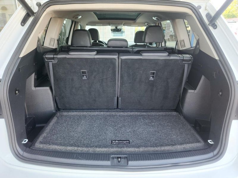 Used 2021 Volkswagen Atlas 3.6L V6 SE w/Technology R-Line