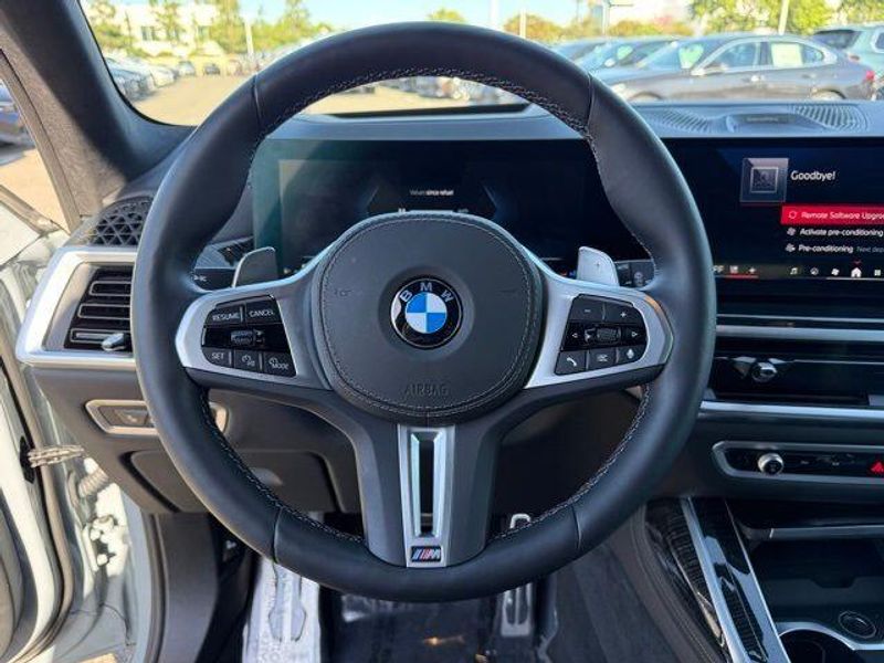 Used 2025 BMW X7 M60iImage 26