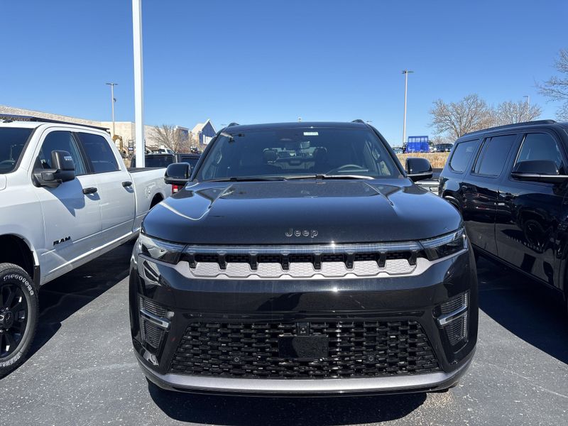 2026 Jeep Grand Wagoneer Summit Obsidian 4x4Image 2