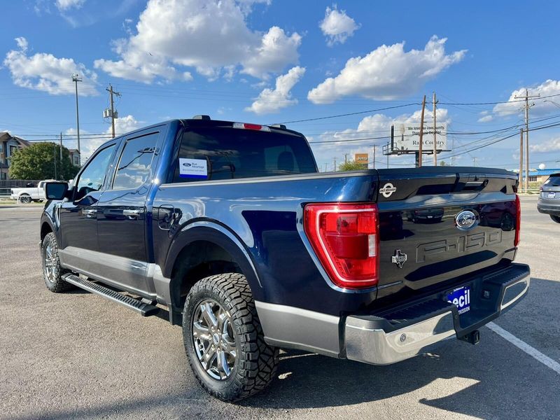 2022 Ford F-150 XLT photo 3