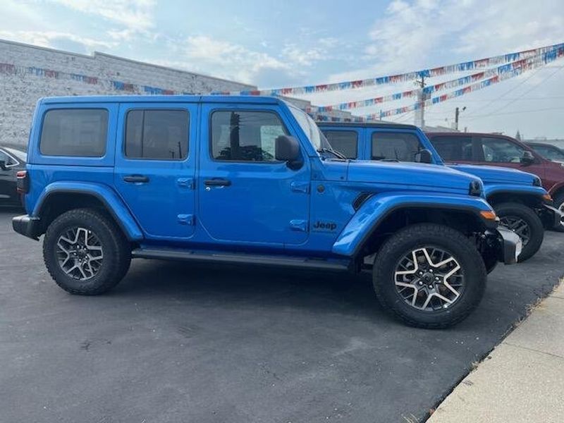 New 2025 Jeep Wrangler 4-door SaharaImage 11