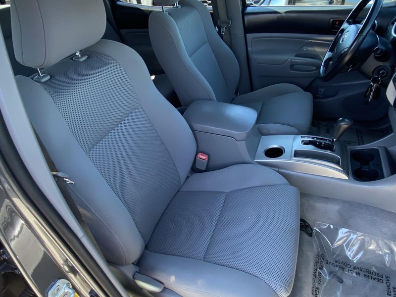 Used 2011 Toyota Tacoma Image 11