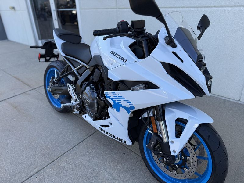 2026 Suzuki GSX 8RImage 6