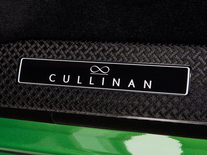 New 2026 Rolls-Royce Cullinan Black BadgeImage 30