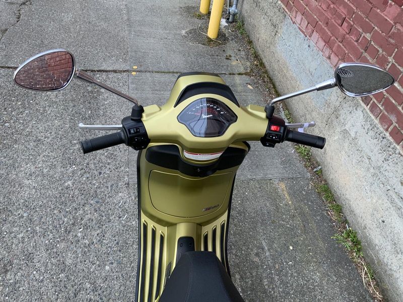 New 2024 Vespa SPRINT 150 SPORT 