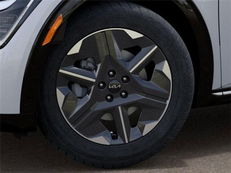 2025 Kia EV6 LightImage 9