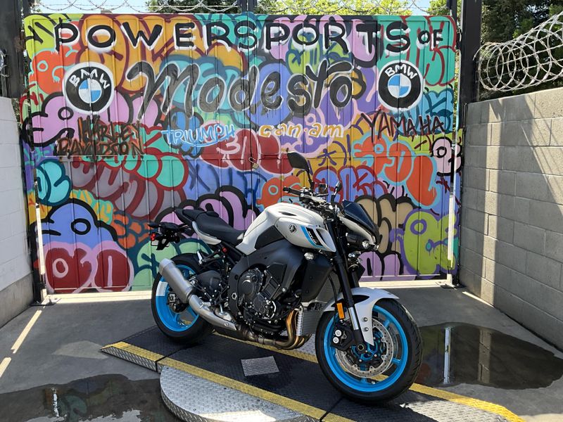 New 2025 Yamaha MT-10 Image 3