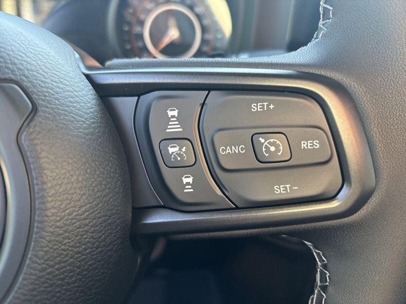 New 2026 Jeep Wrangler 4-door Sport SImage 27