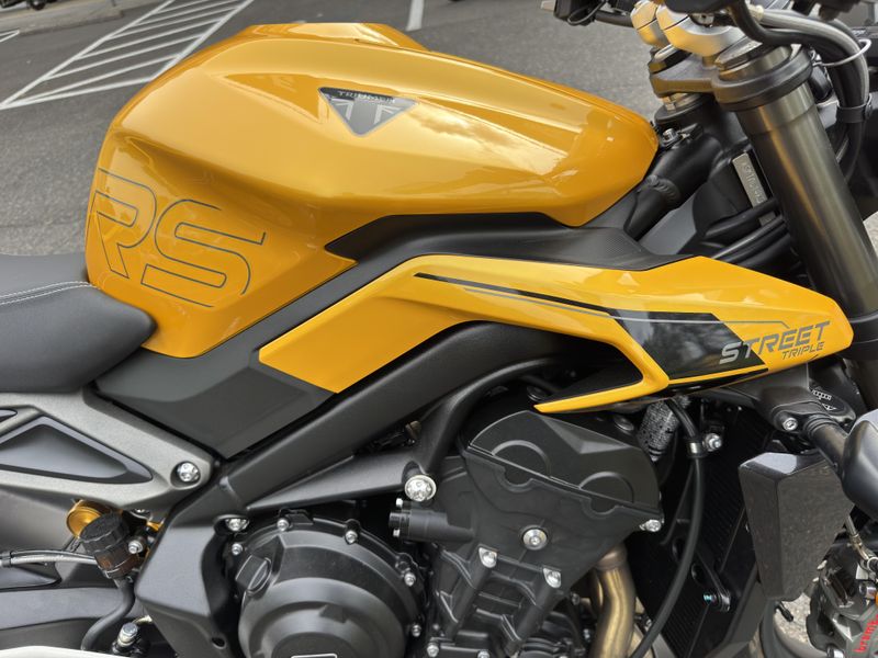 2025 Triumph Street Triple 765 RS - COSMIC YELLOW 