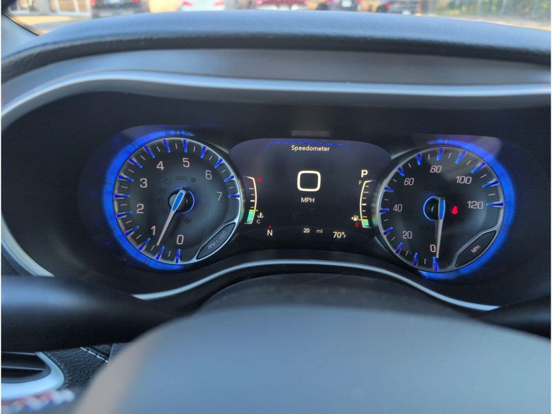 New 2027 Chrysler Pacifica SelectImage 21