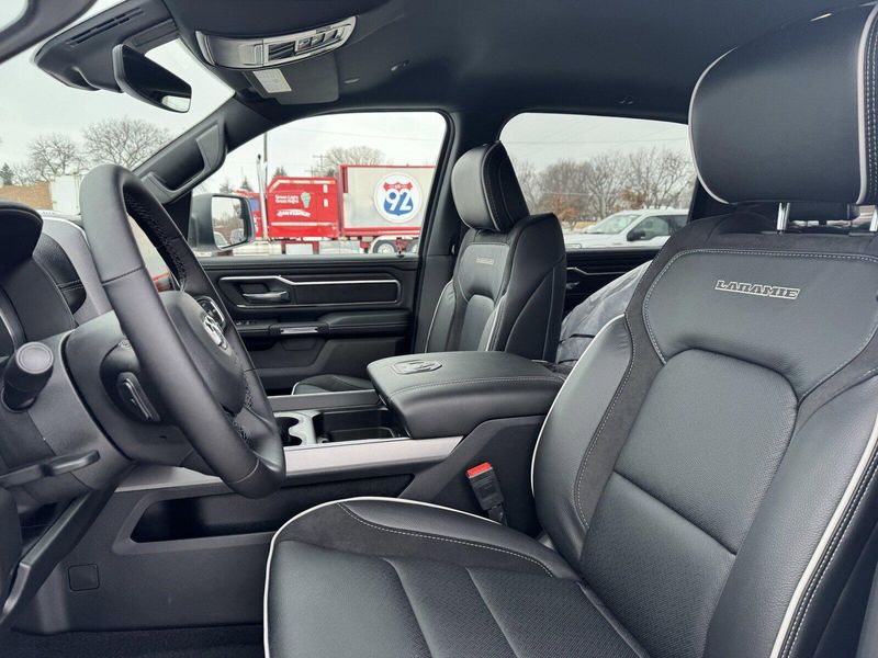 2025 RAM 1500 LaramieImage 10