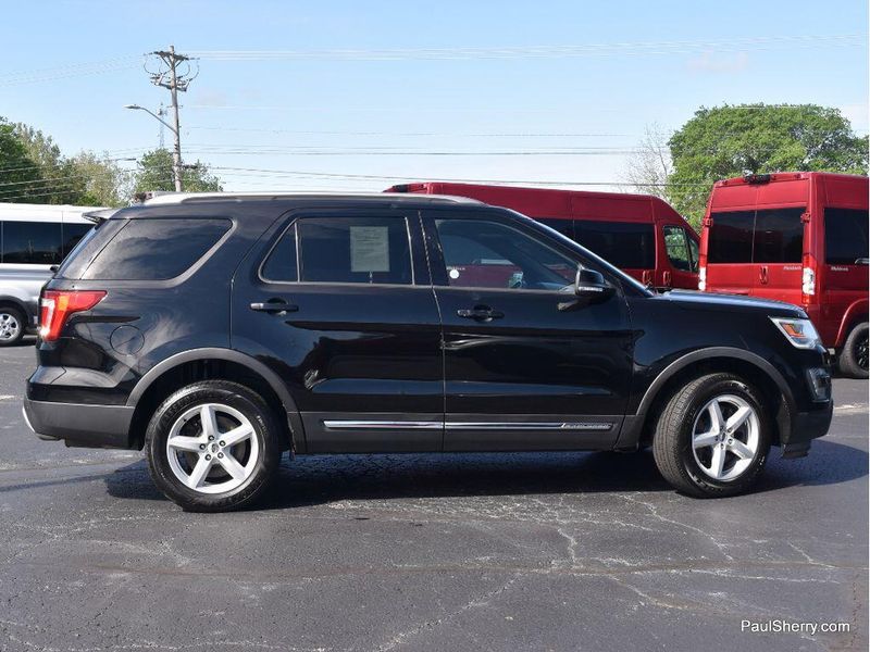 2016 Ford Explorer XLTImage 15