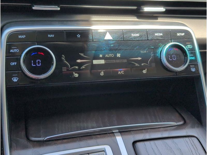 Used 2024 Genesis GV80 2.5T (A8)Image 16