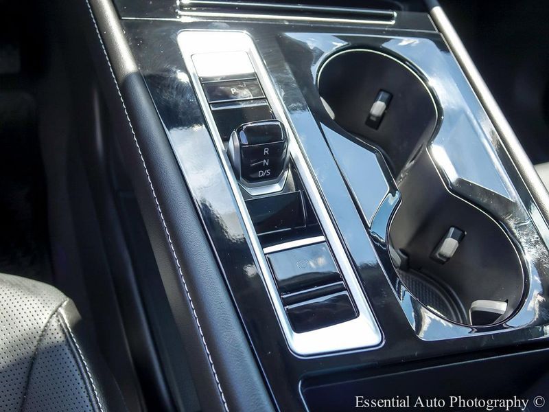 2024 Volkswagen Atlas SEL photo 18