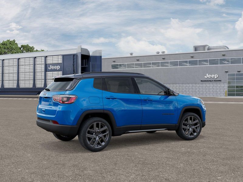 2026 Jeep Compass Limited Altitude photo 3