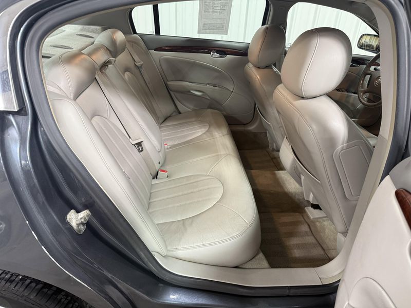 Used 2010 Buick Lucerne CXLImage 10