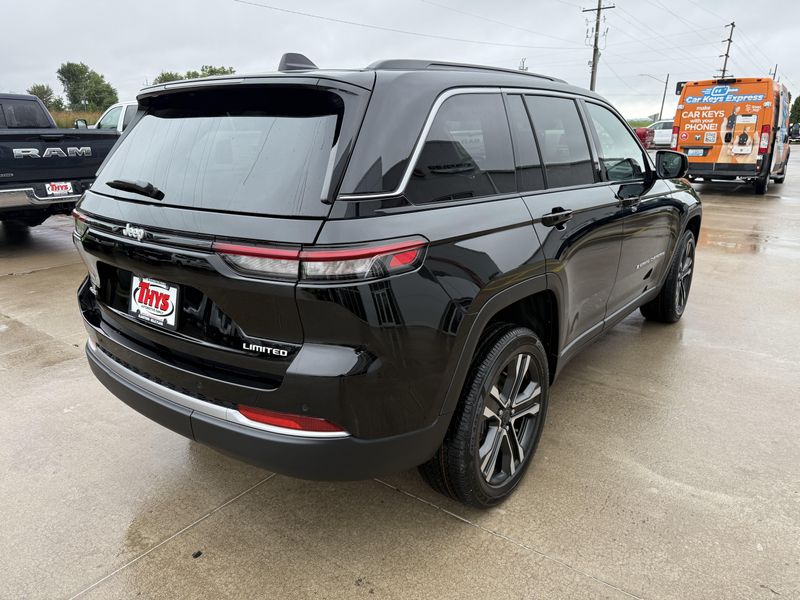 New 2027 Jeep Grand Cherokee Limited 4x4Image 38